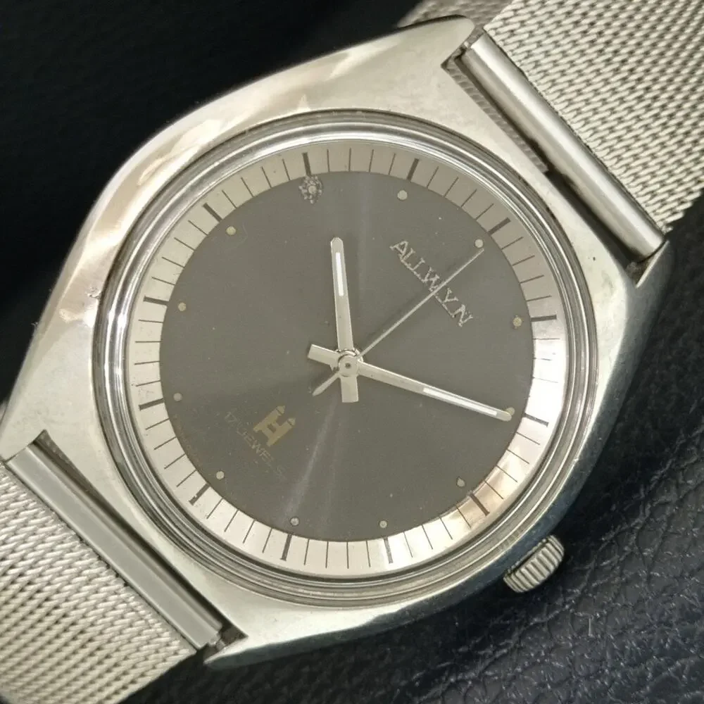 Vintage 1970 Allwyn Manual Mens Silver Watch W/Metal Strap & Silver accents